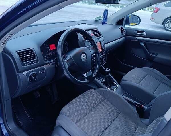 Синій Фольксваген Гольф, об'ємом двигуна 1.39 л та пробігом 210 тис. км за 5700 $, фото 6 на Automoto.ua