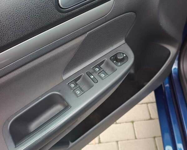 Синій Фольксваген Гольф, об'ємом двигуна 1.4 л та пробігом 242 тис. км за 5500 $, фото 7 на Automoto.ua