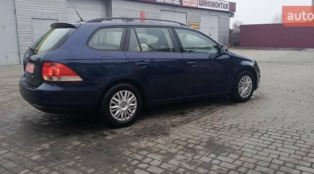 Синий Фольксваген Гольф, объемом двигателя 1.6 л и пробегом 223 тыс. км за 6500 $, фото 11 на Automoto.ua