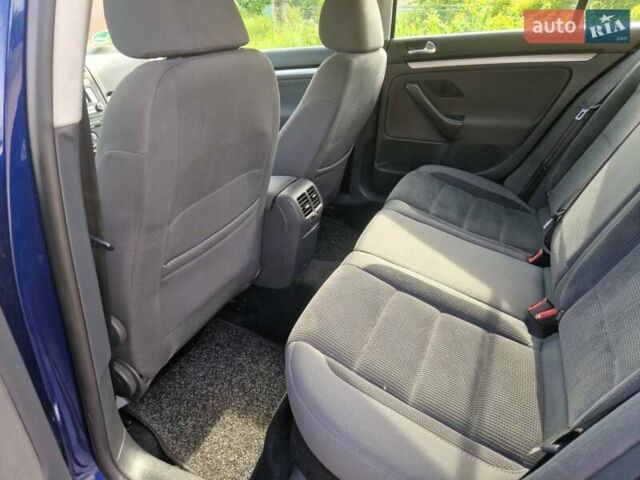 Синий Фольксваген Гольф, объемом двигателя 1.4 л и пробегом 231 тыс. км за 5850 $, фото 12 на Automoto.ua