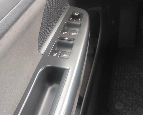 Синий Фольксваген Гольф, объемом двигателя 1.6 л и пробегом 203 тыс. км за 6500 $, фото 9 на Automoto.ua