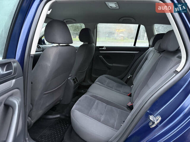 Синий Фольксваген Гольф, объемом двигателя 1.6 л и пробегом 318 тыс. км за 5150 $, фото 49 на Automoto.ua