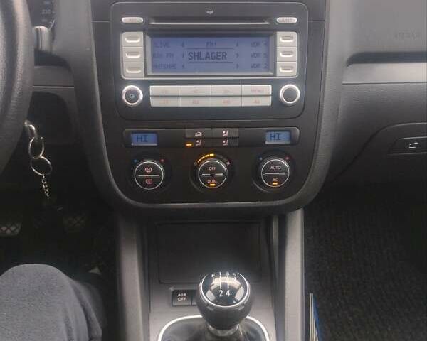 Синий Фольксваген Гольф, объемом двигателя 1.6 л и пробегом 203 тыс. км за 6500 $, фото 10 на Automoto.ua