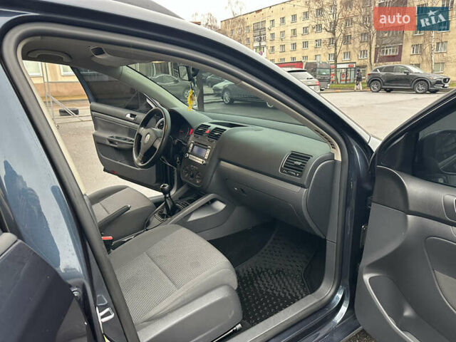 Синий Фольксваген Гольф, объемом двигателя 1.9 л и пробегом 233 тыс. км за 6399 $, фото 40 на Automoto.ua