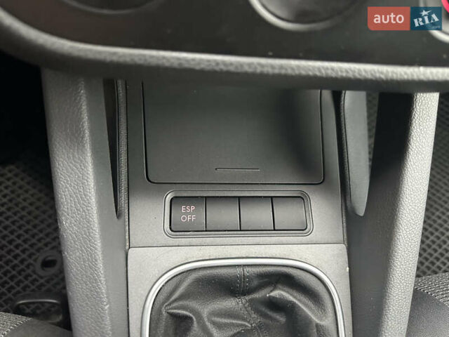 Синій Фольксваген Гольф, об'ємом двигуна 1.6 л та пробігом 248 тис. км за 6800 $, фото 39 на Automoto.ua