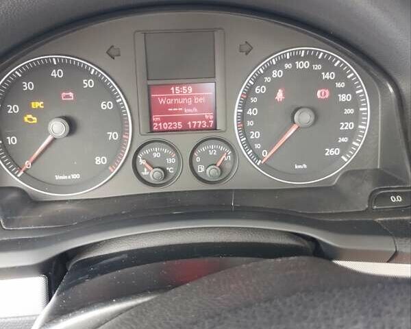 Синий Фольксваген Гольф, объемом двигателя 1.39 л и пробегом 210 тыс. км за 5900 $, фото 4 на Automoto.ua