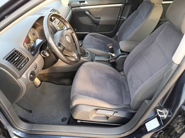 Синий Фольксваген Гольф, объемом двигателя 1.6 л и пробегом 301 тыс. км за 5500 $, фото 7 на Automoto.ua