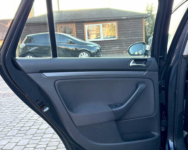 Синій Фольксваген Гольф, об'ємом двигуна 1.9 л та пробігом 349 тис. км за 5999 $, фото 32 на Automoto.ua