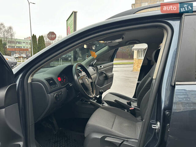 Синий Фольксваген Гольф, объемом двигателя 1.9 л и пробегом 233 тыс. км за 6399 $, фото 29 на Automoto.ua