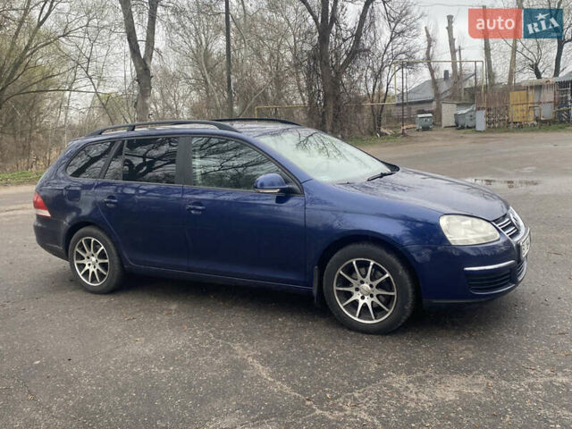 Синий Фольксваген Гольф, объемом двигателя 1.6 л и пробегом 290 тыс. км за 5900 $, фото 5 на Automoto.ua