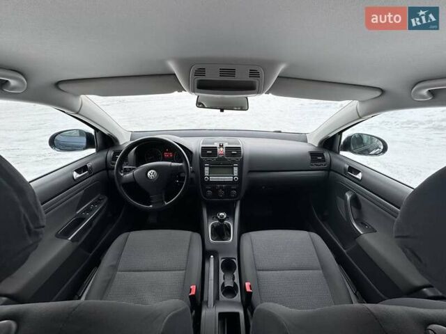 Синий Фольксваген Гольф, объемом двигателя 1.6 л и пробегом 196 тыс. км за 6200 $, фото 12 на Automoto.ua