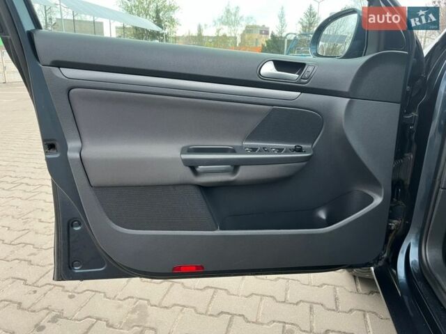 Синий Фольксваген Гольф, объемом двигателя 1.6 л и пробегом 234 тыс. км за 6750 $, фото 20 на Automoto.ua