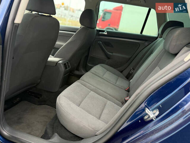 Синий Фольксваген Гольф, объемом двигателя 1.6 л и пробегом 220 тыс. км за 5790 $, фото 12 на Automoto.ua