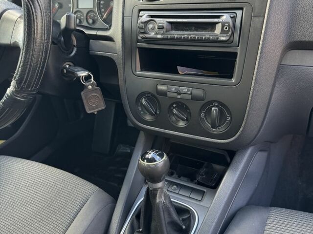 Синий Фольксваген Гольф, объемом двигателя 1.9 л и пробегом 348 тыс. км за 6500 $, фото 6 на Automoto.ua