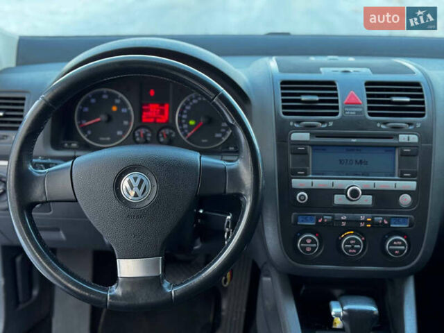 Синий Фольксваген Гольф, объемом двигателя 1.6 л и пробегом 230 тыс. км за 6350 $, фото 7 на Automoto.ua