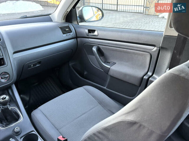 Синій Фольксваген Гольф, об'ємом двигуна 1.9 л та пробігом 349 тис. км за 5999 $, фото 50 на Automoto.ua