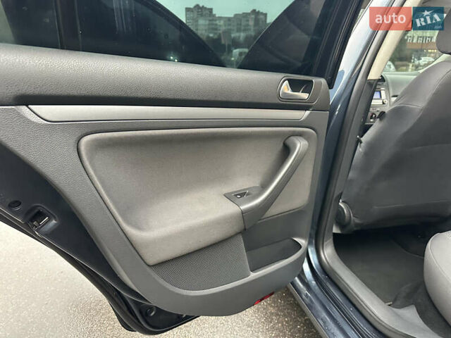 Синий Фольксваген Гольф, объемом двигателя 1.9 л и пробегом 233 тыс. км за 6399 $, фото 31 на Automoto.ua