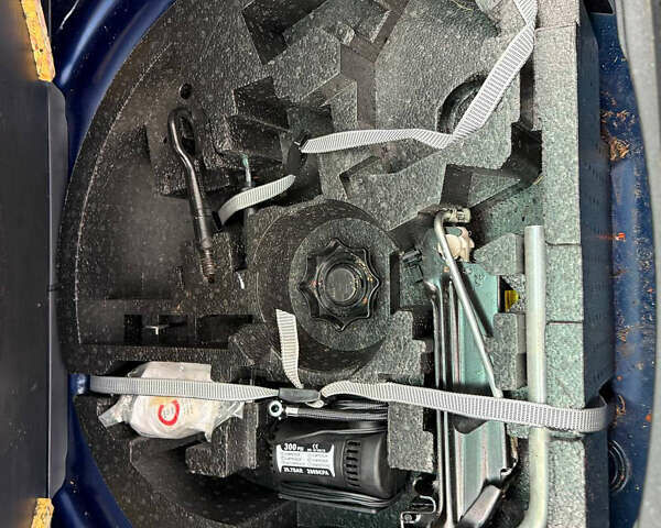 Синій Фольксваген Гольф, об'ємом двигуна 1.6 л та пробігом 218 тис. км за 5799 $, фото 20 на Automoto.ua