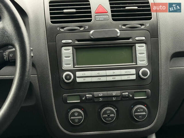 Синій Фольксваген Гольф, об'ємом двигуна 1.6 л та пробігом 218 тис. км за 5799 $, фото 14 на Automoto.ua