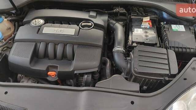 Синий Фольксваген Гольф, объемом двигателя 1.6 л и пробегом 240 тыс. км за 6500 $, фото 1 на Automoto.ua