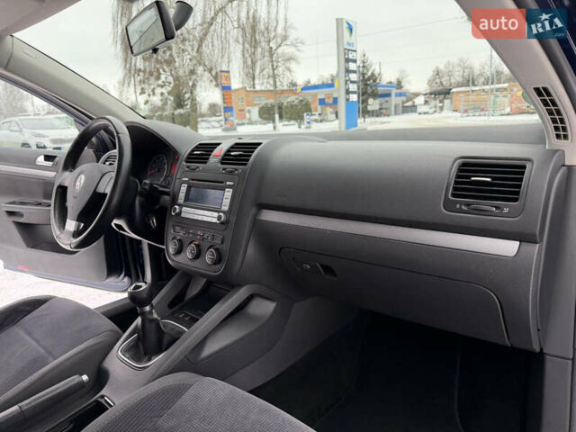 Синій Фольксваген Гольф, об'ємом двигуна 1.6 л та пробігом 209 тис. км за 6150 $, фото 37 на Automoto.ua