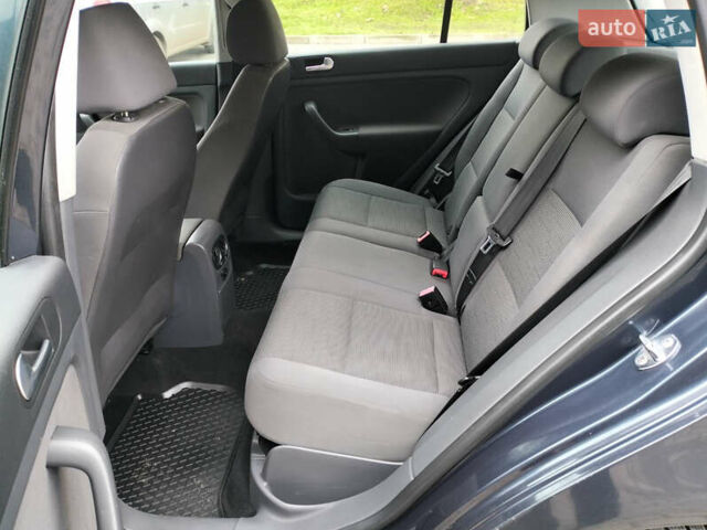 Синій Фольксваген Гольф, об'ємом двигуна 1.6 л та пробігом 207 тис. км за 5350 $, фото 7 на Automoto.ua