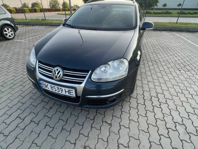 Синий Фольксваген Гольф, объемом двигателя 1.4 л и пробегом 276 тыс. км за 5500 $, фото 4 на Automoto.ua