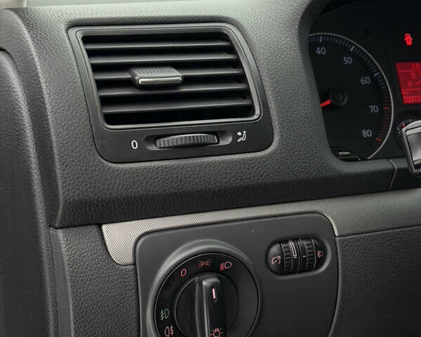 Синій Фольксваген Гольф, об'ємом двигуна 1.6 л та пробігом 209 тис. км за 6150 $, фото 30 на Automoto.ua