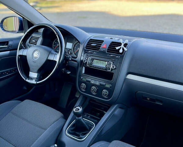 Синій Фольксваген Гольф, об'ємом двигуна 1.39 л та пробігом 233 тис. км за 5299 $, фото 31 на Automoto.ua