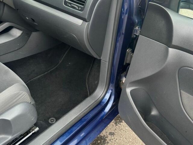 Синий Фольксваген Гольф, объемом двигателя 1.9 л и пробегом 340 тыс. км за 3240 $, фото 7 на Automoto.ua