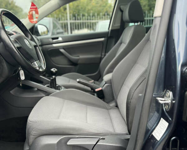 Синий Фольксваген Гольф, объемом двигателя 1.4 л и пробегом 214 тыс. км за 5700 $, фото 7 на Automoto.ua