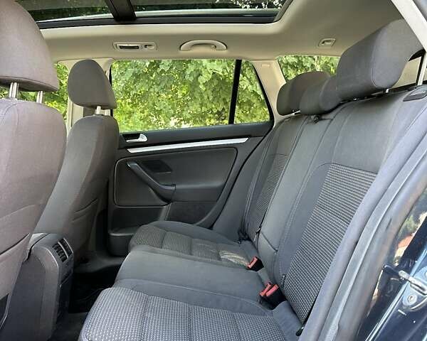 Синий Фольксваген Гольф, объемом двигателя 1.39 л и пробегом 260 тыс. км за 5900 $, фото 13 на Automoto.ua