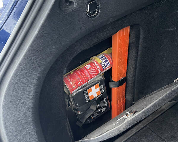 Синий Фольксваген Гольф, объемом двигателя 1.9 л и пробегом 314 тыс. км за 5700 $, фото 22 на Automoto.ua