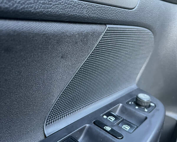 Синій Фольксваген Гольф, об'ємом двигуна 1.9 л та пробігом 265 тис. км за 5700 $, фото 24 на Automoto.ua