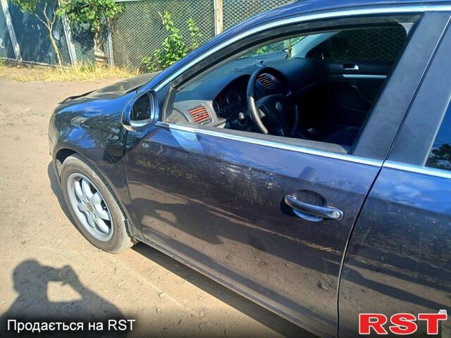 Синий Фольксваген Гольф, объемом двигателя 1.6 л и пробегом 230 тыс. км за 5000 $, фото 2 на Automoto.ua