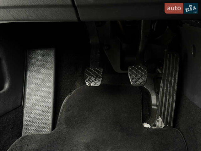 Синій Фольксваген Гольф, об'ємом двигуна 1.6 л та пробігом 209 тис. км за 6150 $, фото 46 на Automoto.ua