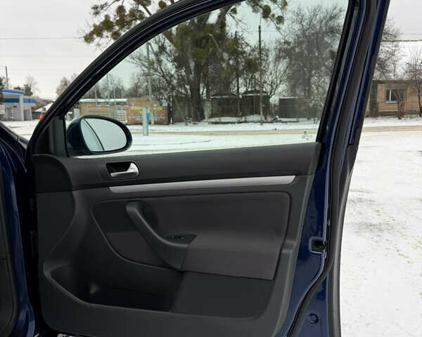 Синій Фольксваген Гольф, об'ємом двигуна 1.6 л та пробігом 209 тис. км за 6150 $, фото 35 на Automoto.ua