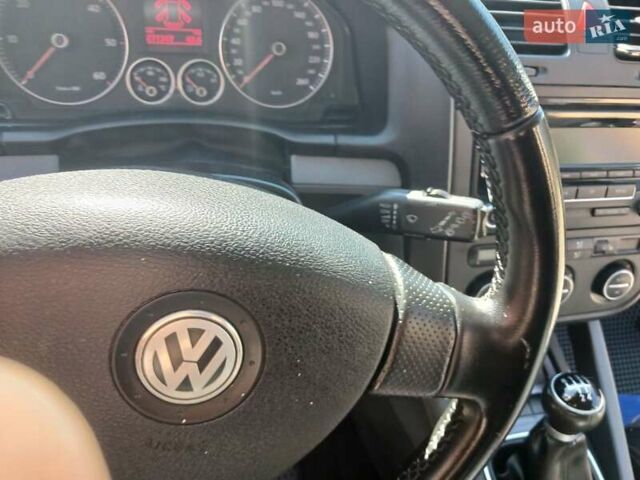 Синий Фольксваген Гольф, объемом двигателя 1.9 л и пробегом 270 тыс. км за 5900 $, фото 3 на Automoto.ua