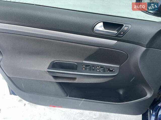 Синий Фольксваген Гольф, объемом двигателя 1.9 л и пробегом 314 тыс. км за 5700 $, фото 9 на Automoto.ua