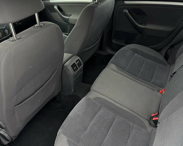 Синій Фольксваген Гольф, об'ємом двигуна 1.6 л та пробігом 209 тис. км за 6150 $, фото 34 на Automoto.ua