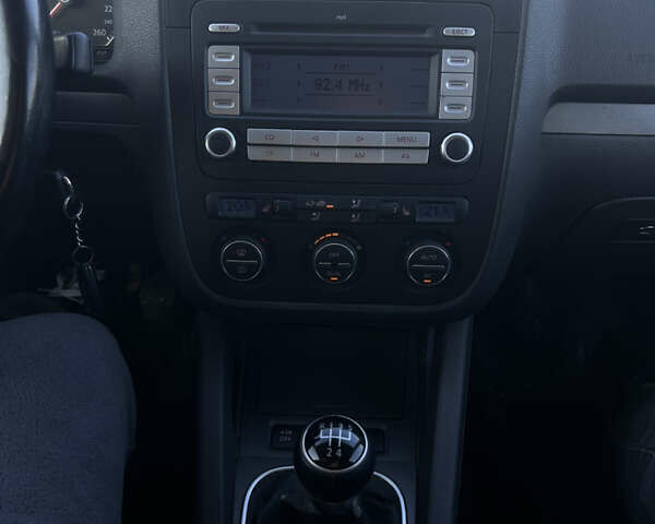 Синий Фольксваген Гольф, объемом двигателя 1.9 л и пробегом 100 тыс. км за 6300 $, фото 5 на Automoto.ua