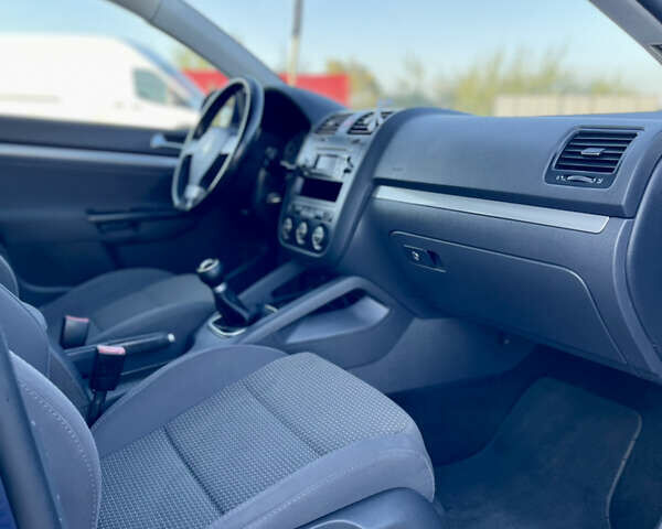 Синій Фольксваген Гольф, об'ємом двигуна 1.39 л та пробігом 233 тис. км за 5299 $, фото 23 на Automoto.ua