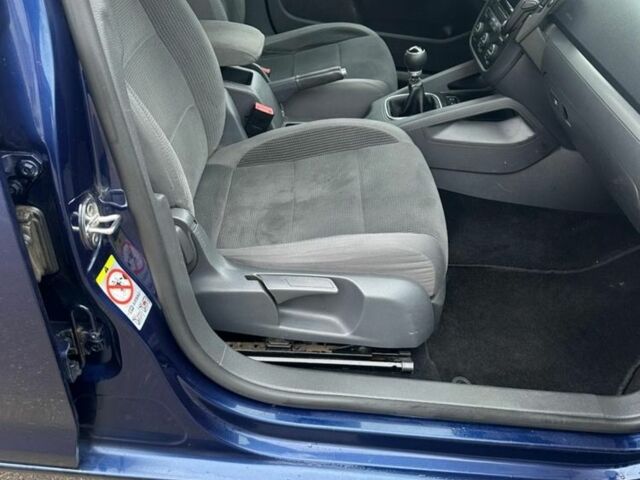 Синий Фольксваген Гольф, объемом двигателя 1.9 л и пробегом 340 тыс. км за 3240 $, фото 8 на Automoto.ua