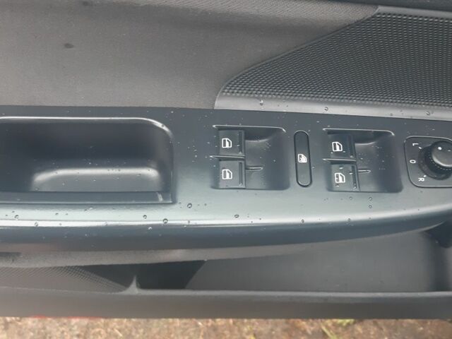 Синий Фольксваген Гольф, объемом двигателя 1.6 л и пробегом 182 тыс. км за 6300 $, фото 7 на Automoto.ua