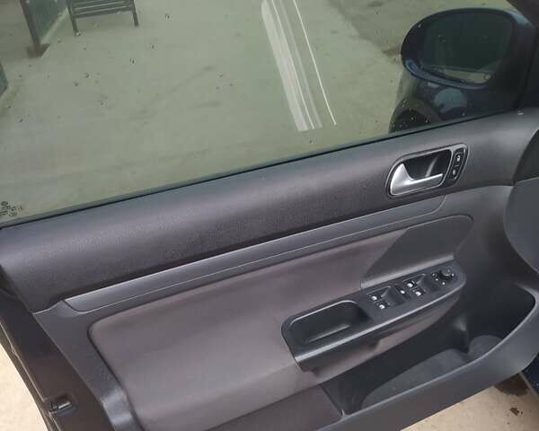 Синій Фольксваген Гольф, об'ємом двигуна 1.6 л та пробігом 267 тис. км за 5450 $, фото 3 на Automoto.ua