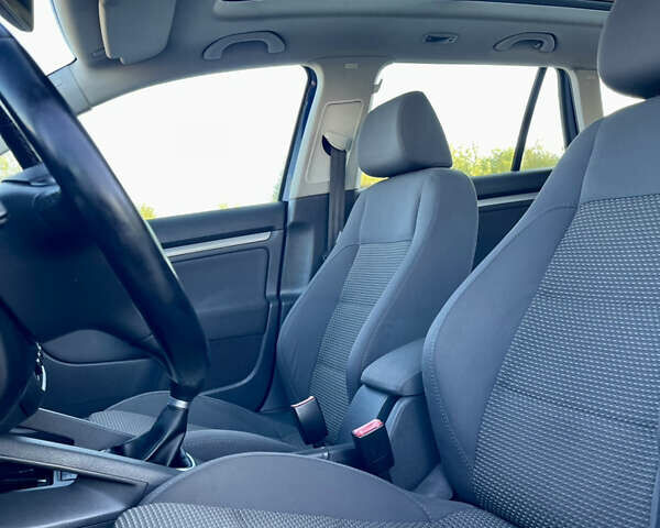 Синій Фольксваген Гольф, об'ємом двигуна 1.39 л та пробігом 233 тис. км за 5299 $, фото 17 на Automoto.ua