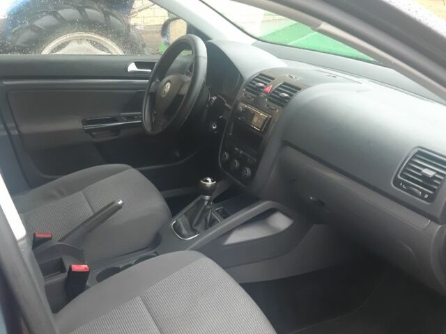 Синий Фольксваген Гольф, объемом двигателя 1.6 л и пробегом 182 тыс. км за 6300 $, фото 4 на Automoto.ua