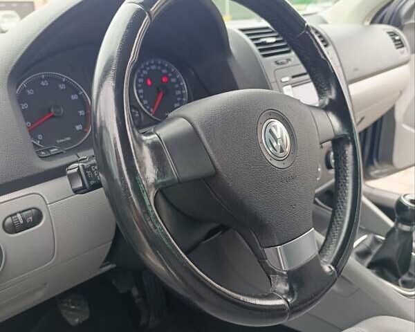 Синий Фольксваген Гольф, объемом двигателя 1.4 л и пробегом 190 тыс. км за 5999 $, фото 15 на Automoto.ua