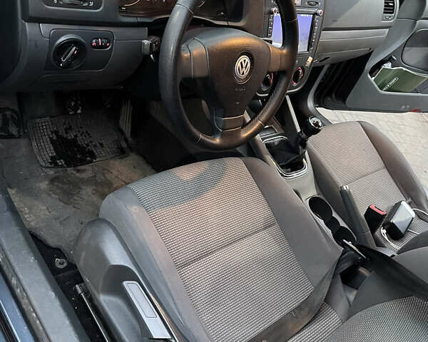 Синій Фольксваген Гольф, об'ємом двигуна 1.6 л та пробігом 220 тис. км за 5890 $, фото 7 на Automoto.ua