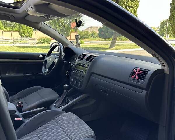 Синий Фольксваген Гольф, объемом двигателя 1.39 л и пробегом 260 тыс. км за 5900 $, фото 10 на Automoto.ua